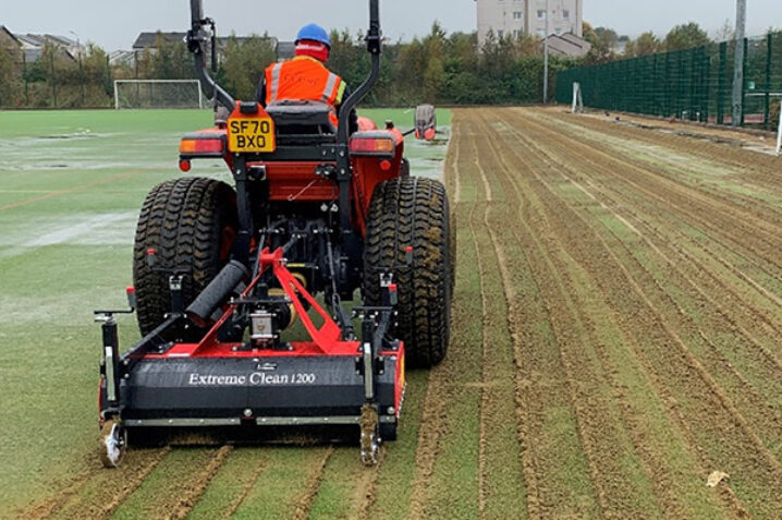 Afbeelding bij Rescue and renovate artificial surfaces with the Redexim X-Treme Clean